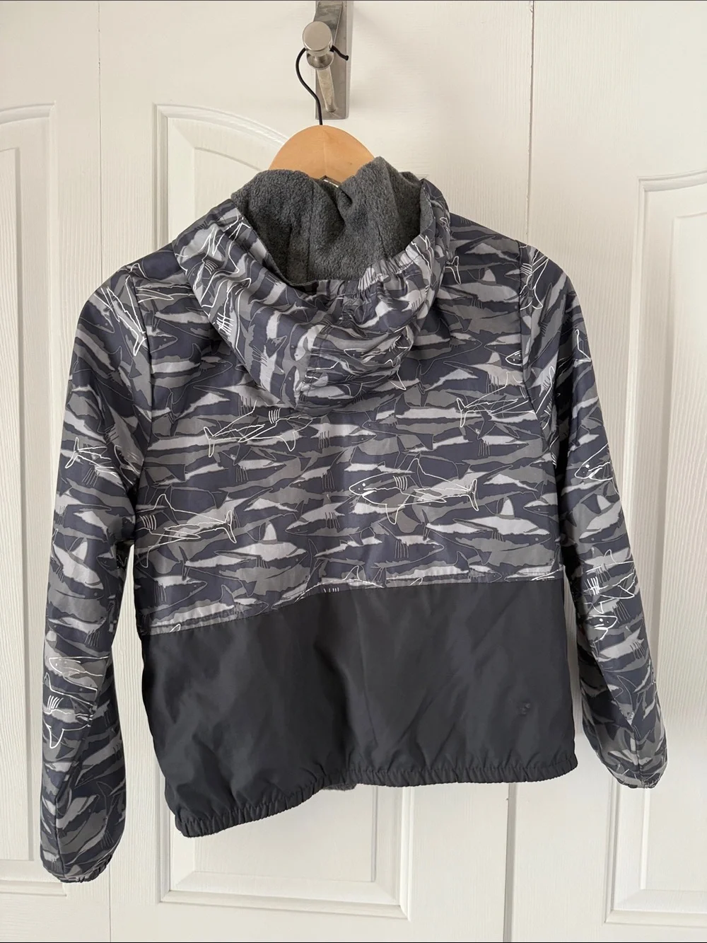 OshKosh B'gosh Gray and Black shark Patterned Hooded Jacket - Picture 2 of 6
